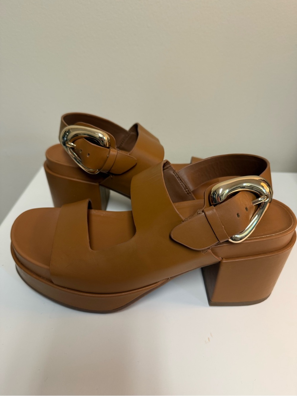 Aérosoles Clarkson Buckle Strap Platform Sandals in Tan Leather